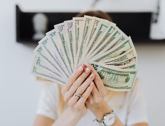 High Yield Checking vs Savings Interest Rates