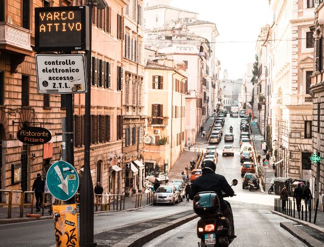 Ultimate Guide to Renting an Apartment in Italy for Expats & Budget Travelers