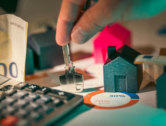 The Interest Rate Game