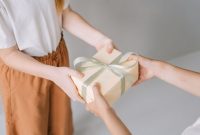 The Secret to Giving Great Gifts Without Going Broke