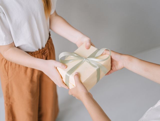 The Secret to Giving Great Gifts Without Going Broke
