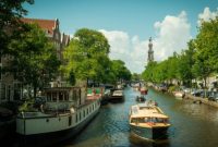 Amsterdam Canal Houses and the Surprising Rise of Modern Capitalism