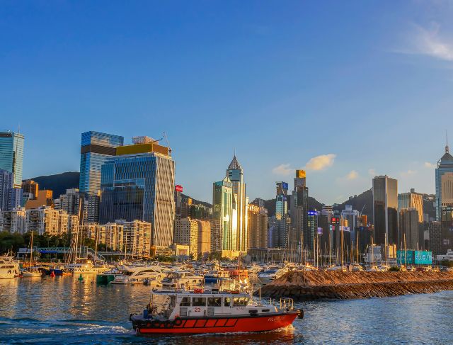 Hong Kong Travel Guide, From Airport Arrival to the City's Best Local Food