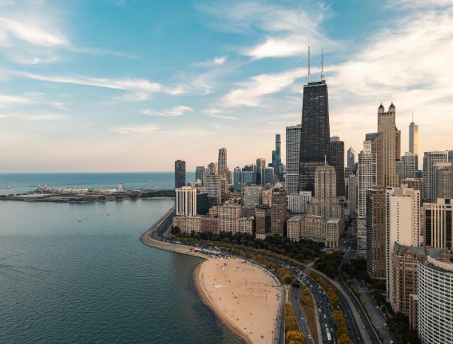 Is Chicago Better Than New York? First Impressions, Deep Dish Pizza & Must-See Attractions