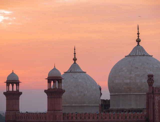A Difficult Journey and Unexpected Challenges in Lahore, Pakistan