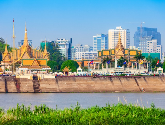 Exploring Phnom Penh Local Life