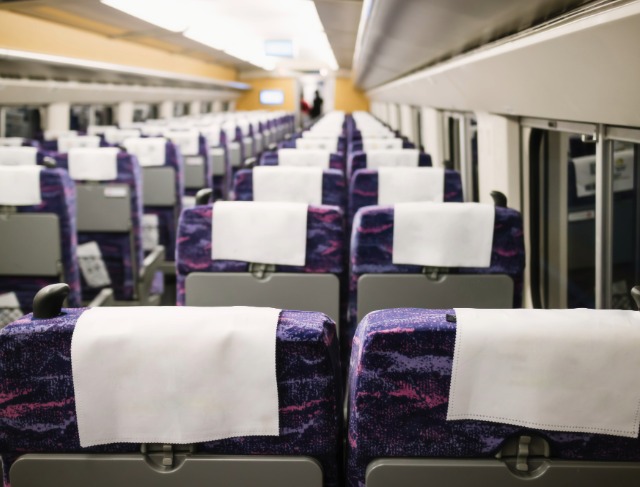 First-Class High-Speed Train from Xi’an to Wuhan: A 1,000 KM Journey in China